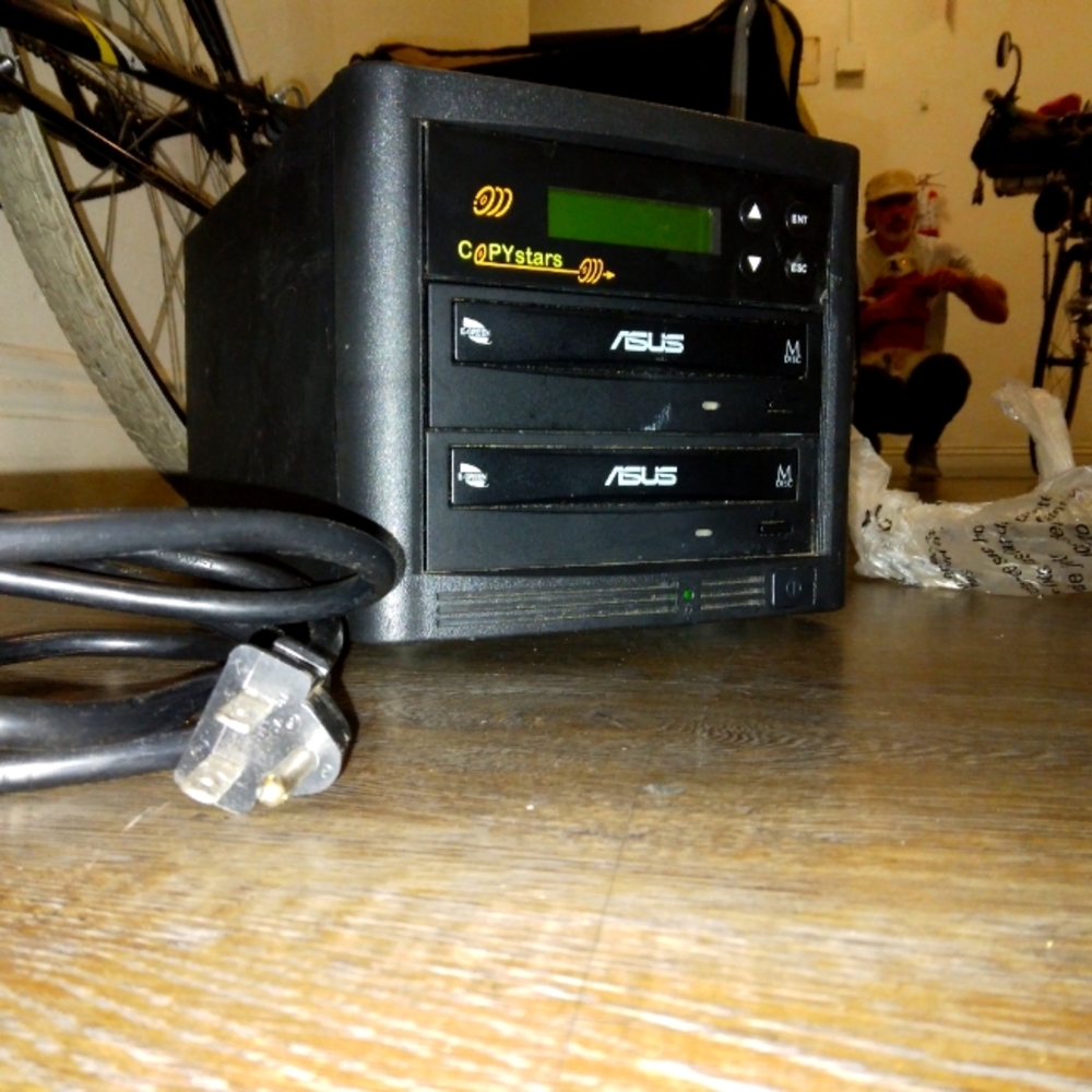 A Blu Ray / CD copy machine